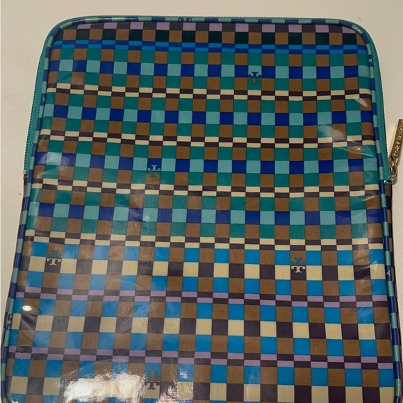 Tory Burch tablets holder protecting your iPads.chic and stylish - Picture 5 of 12